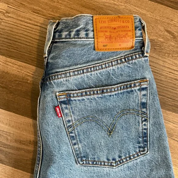 NWOT Levi 501 jeans - Picture 3 of 8